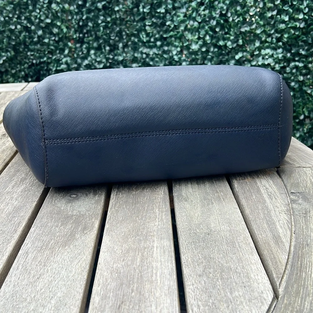 Michael Kors Jet Set Travel Large Chain Shoulder Tote Navy Blue Leather - Picture 6 of 9